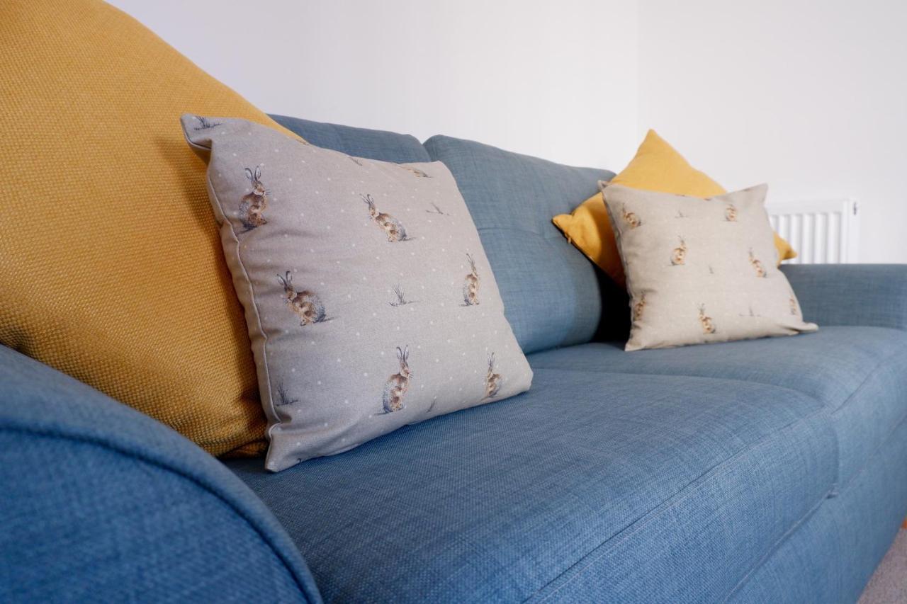 No 7 Quiet, Two Bedroom Ground Floor Flat In Tornagrain Great For Early Airport Departures Or Late Flights Dalcross Exteriör bild