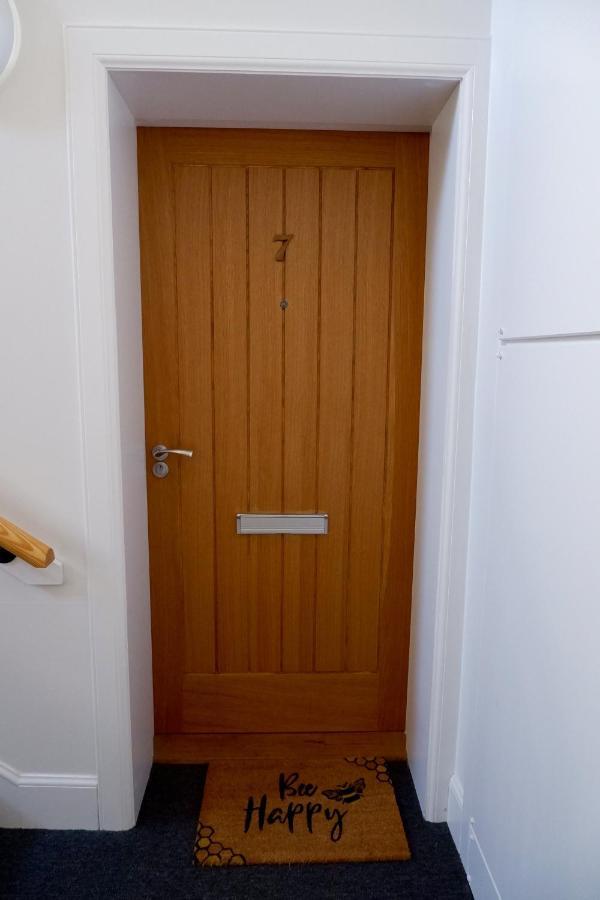 No 7 Quiet, Two Bedroom Ground Floor Flat In Tornagrain Great For Early Airport Departures Or Late Flights Dalcross Exteriör bild